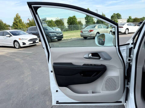 2018 Chrysler Pacifica Hybrid Touring Plus
