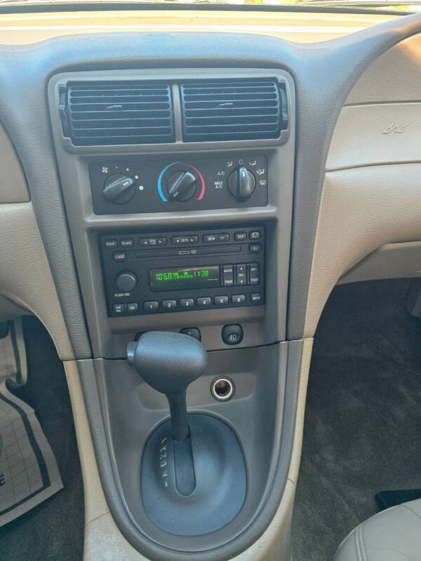 2002 Ford Mustang GT Deluxe