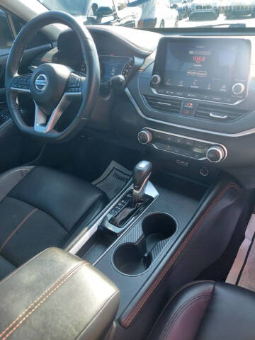 2021 Nissan Altima 2.0 SR