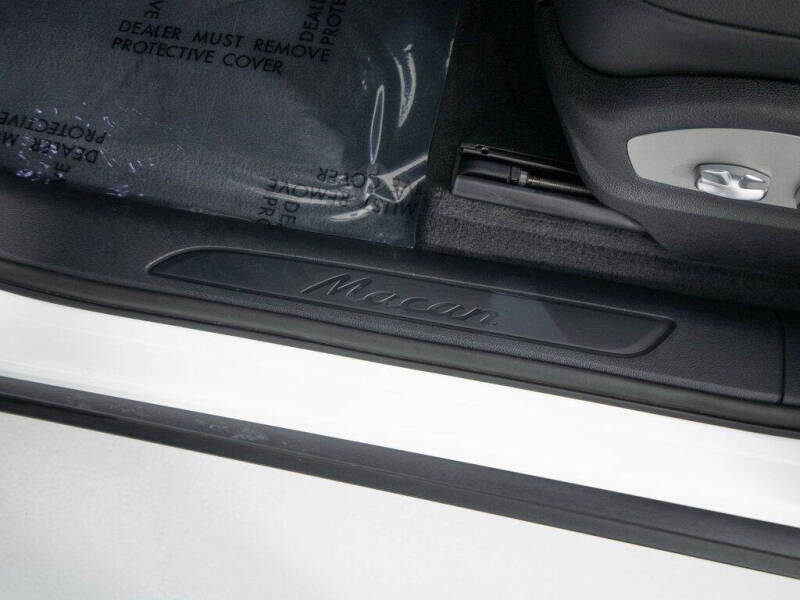 2025 Porsche Macan
