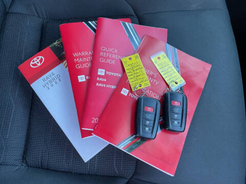 2022 Toyota RAV4 Hybrid SE