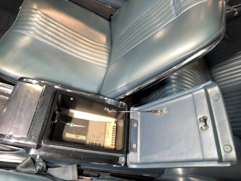 1965 Ford Thunderbird