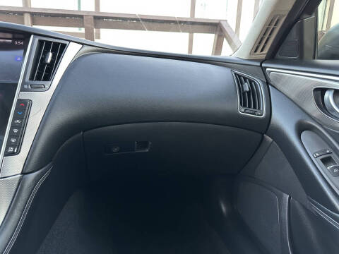 2015 Infiniti Q50 Premium