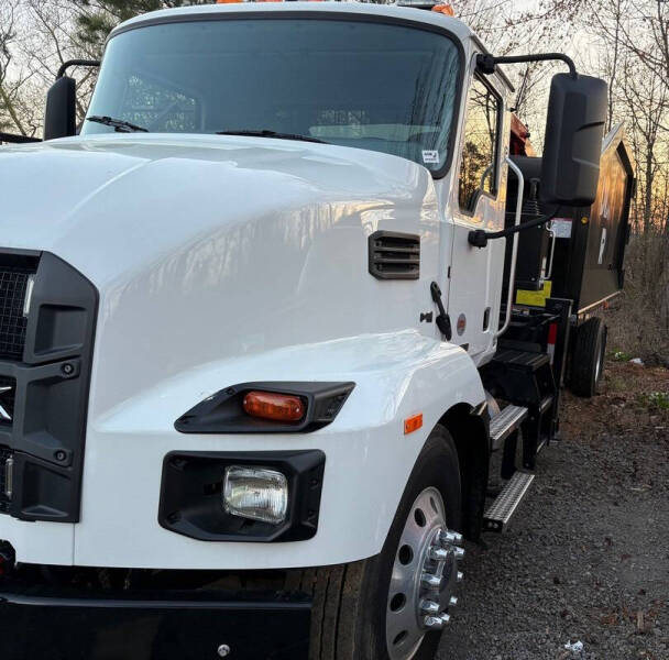 2025 Mack MD7
