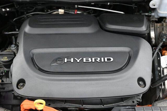 2023 Chrysler Pacifica Plug-In Hybrid Touring L
