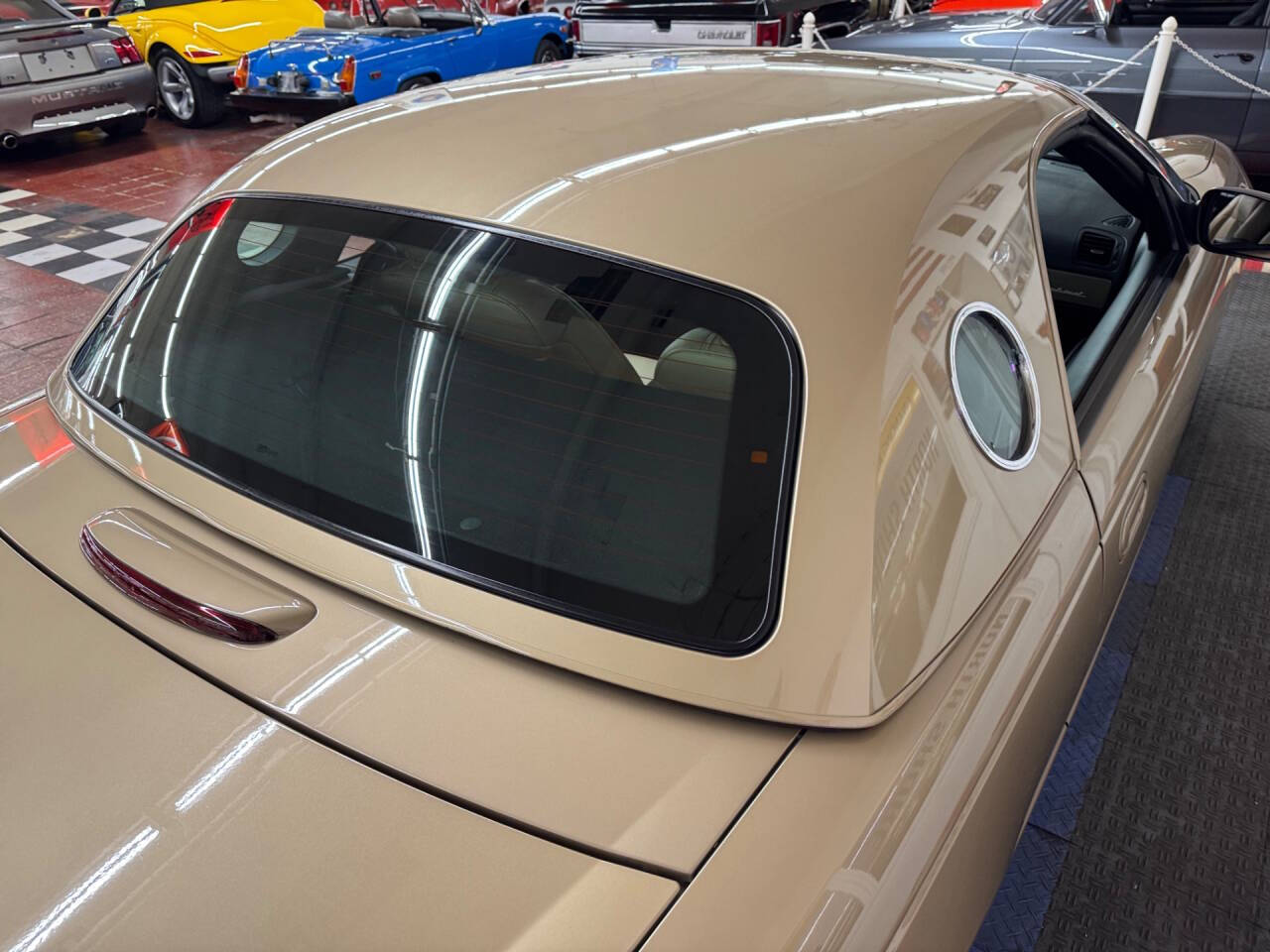 2005 Ford Thunderbird 28