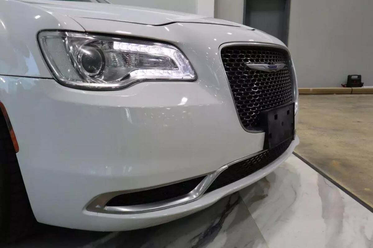 2019 Chrysler 300 for sale at IMD MOTORS, INC in Dallas, TX