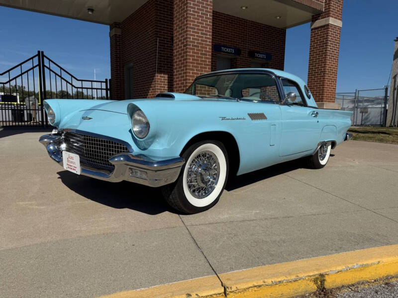1957 Ford Thunderbird