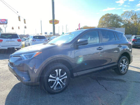 2018 Toyota RAV4 for sale at Modern Automotive in Spartanburg SC