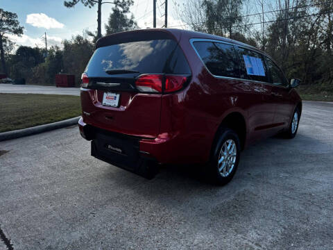 2025 Chrysler Voyager LX