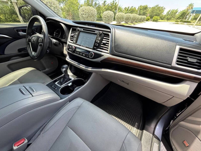 2016 Toyota Highlander