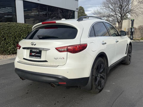 2017 Infiniti QX70