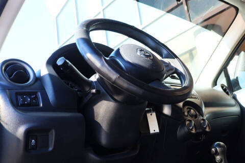 2012 Nissan Versa 1.6 SV