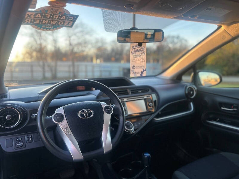 2016 Toyota Prius c Two