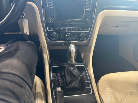 2017 Volkswagen Passat 1.8T R-Line