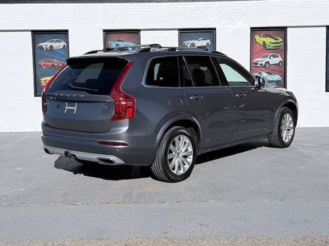 2016 Volvo XC90 T6 Momentum