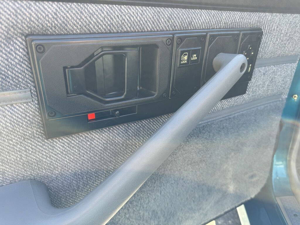 1991 Chevrolet Camaro 31