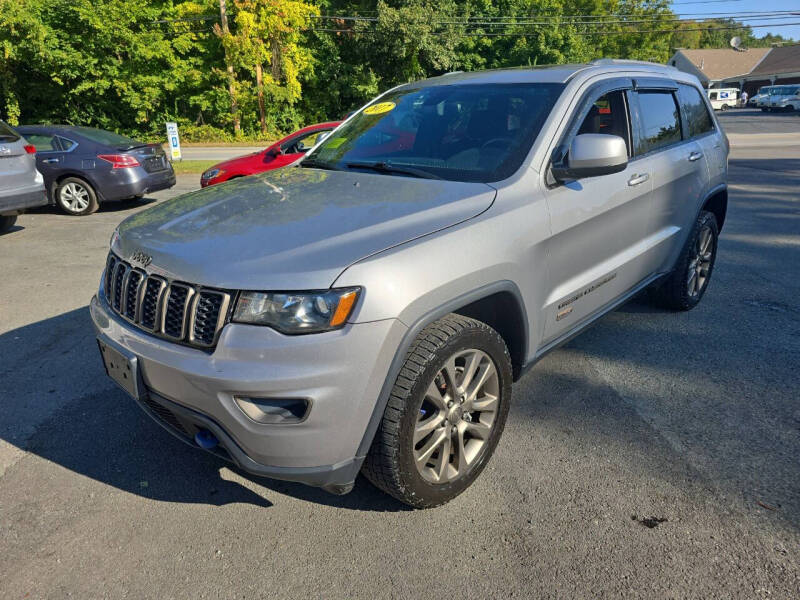 2017 Jeep Grand Cherokee Laredo's photo
