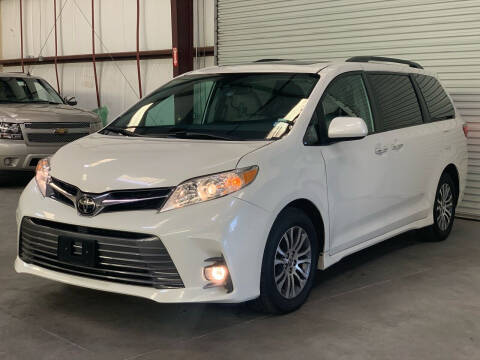 2020 Toyota Sienna for sale at Auto Selection Inc. in Houston TX