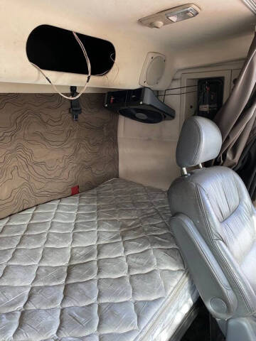 2016 Volvo VNL64T430