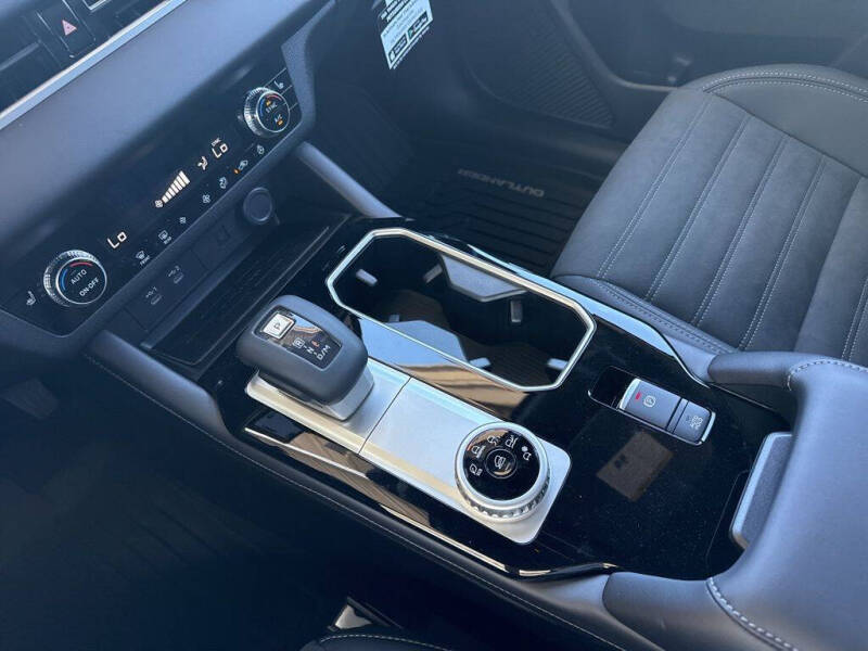 2026 Mitsubishi Outlander LE