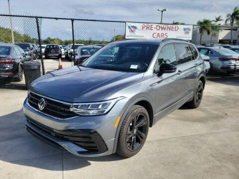 2023 Volkswagen Tiguan SE R-Line Black