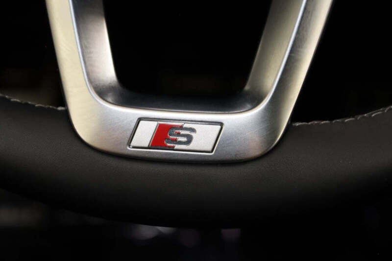 2024 Audi SQ8 4.0T quattro Premium Plus