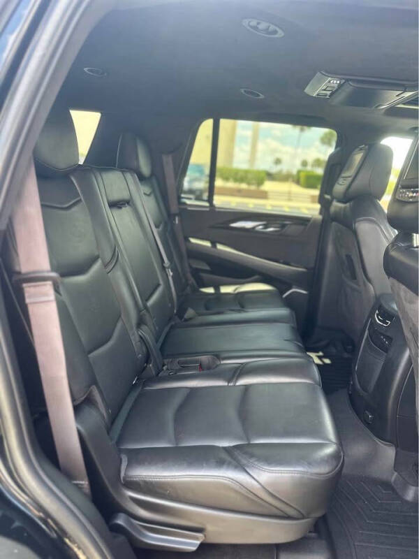 2017 Cadillac Escalade Platinum