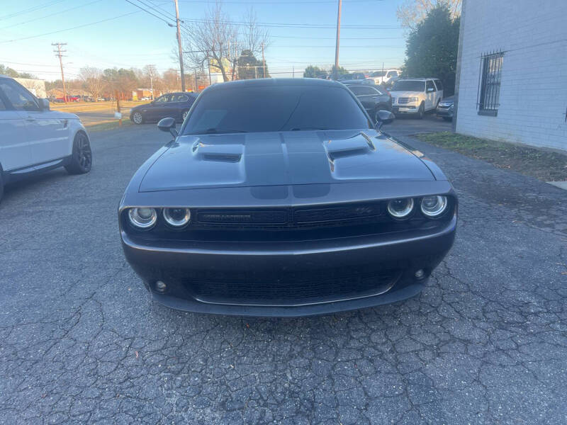 2017 Dodge Challenger R/T Shaker