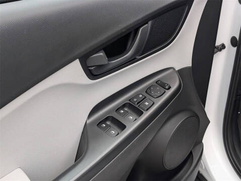 2022 Hyundai Kona SE