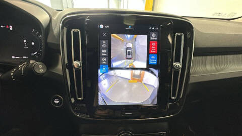 2026 Volvo XC40 B5 Plus
