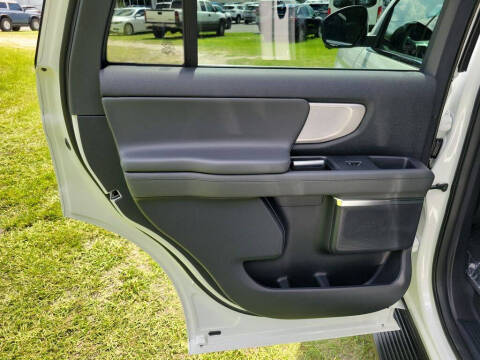 2027 Ford Expedition Active