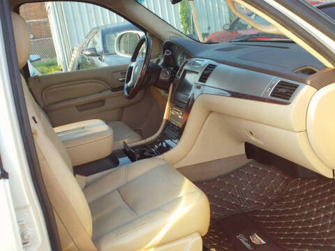 2011 Cadillac Escalade Luxury