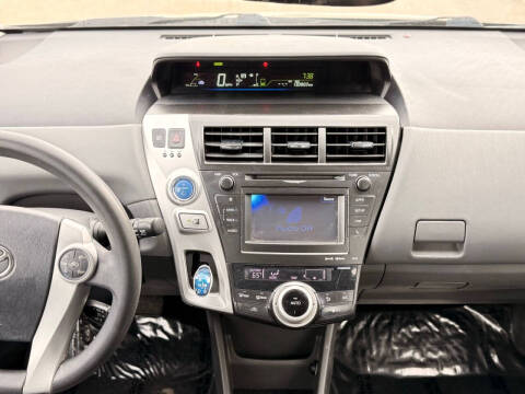 2012 Toyota Prius v Five