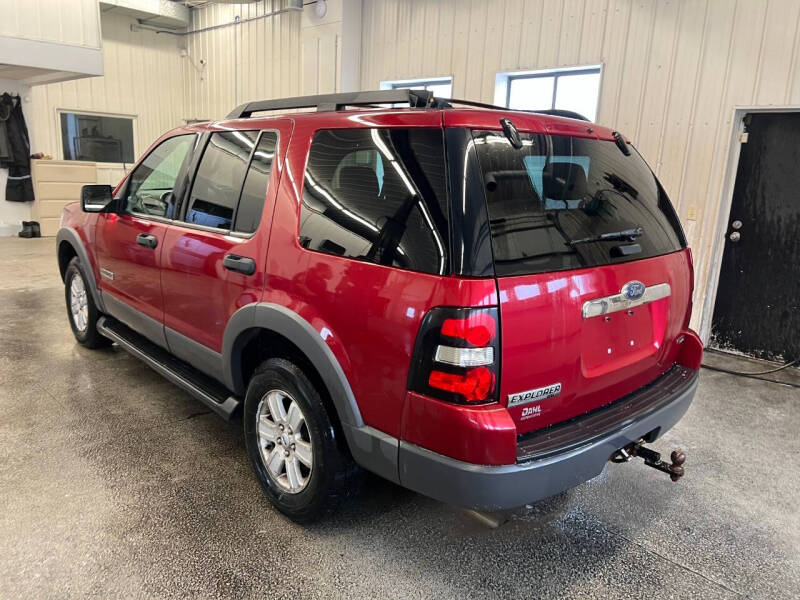 2006 Ford Explorer XLT photo 2