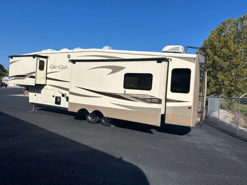 2014 Cedar Creek 36 CKTS