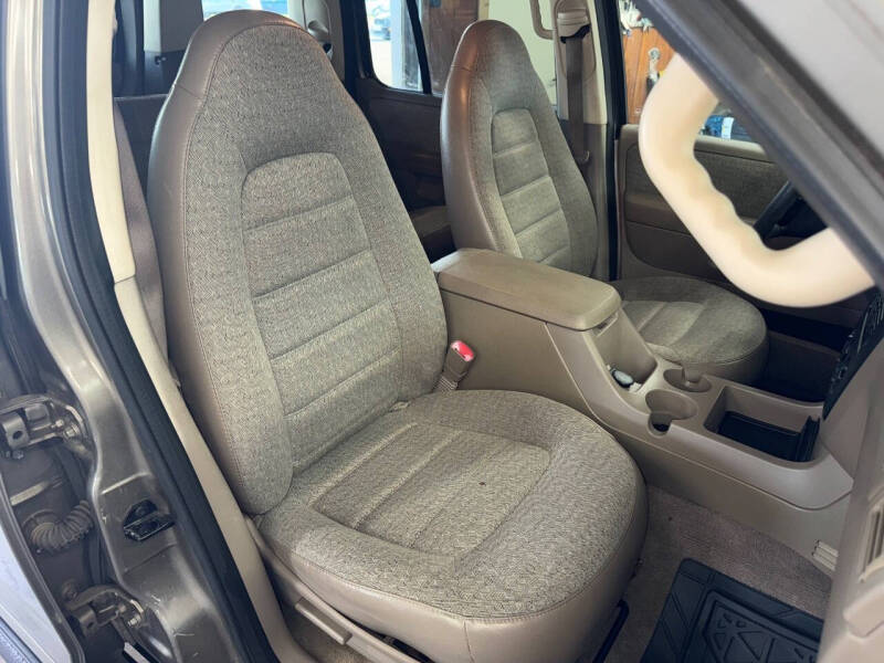 2002 Ford Explorer XLS