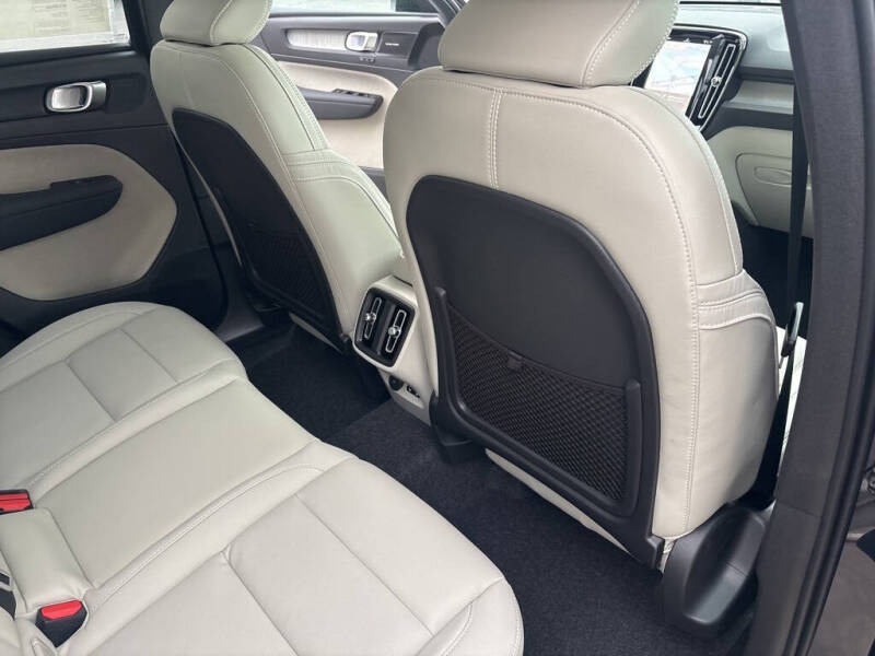 2026 Volvo XC40 B5 Plus