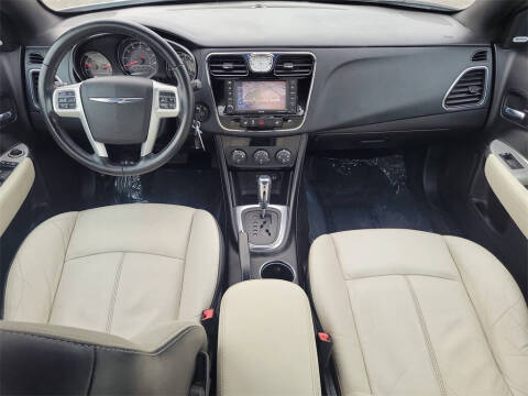 2012 Chrysler 200 Limited