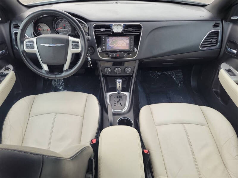 2012 Chrysler 200 Limited