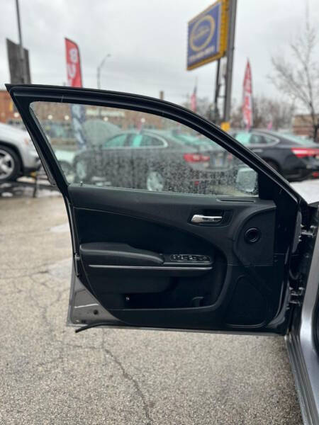 2013 Dodge Charger SE