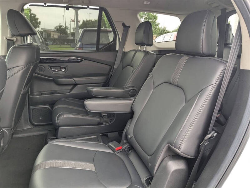 2024 Honda Pilot EX-L w/Rear Captain's Chairs