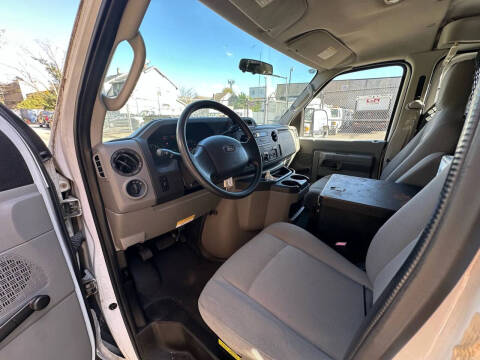 2010 Ford E-Series E-250