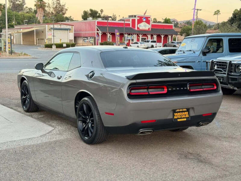 2017 Dodge Challenger SXT