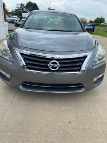 2015 Nissan Altima for sale at Carsland KC in Kansas City MO