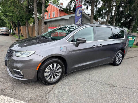 2022 Chrysler Pacifica Hybrid Touring L