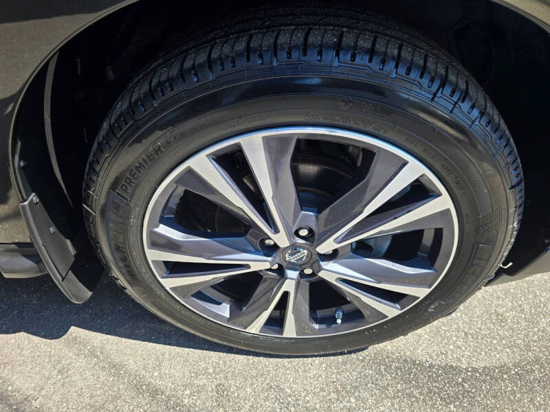 2017 Nissan Pathfinder Platinum