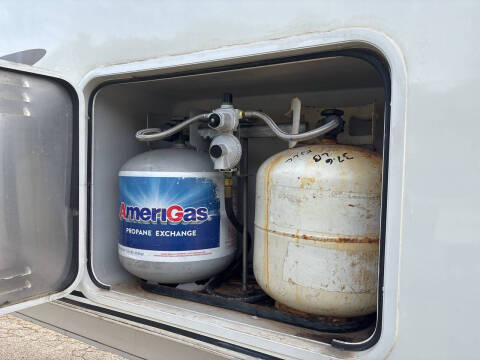 2004 Eagle Cap 950 Intermountain RV