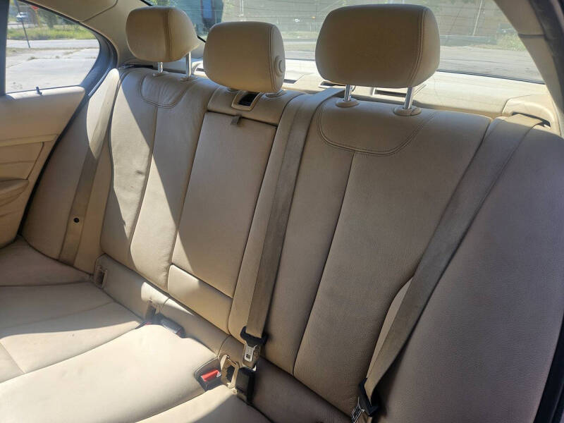 2013 BMW 3 Series 328i