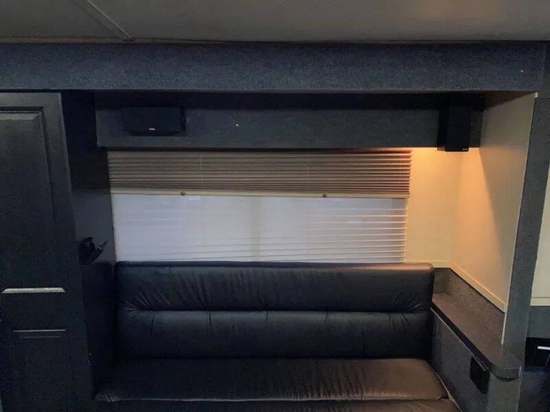 2000 Freightliner XC Chassis